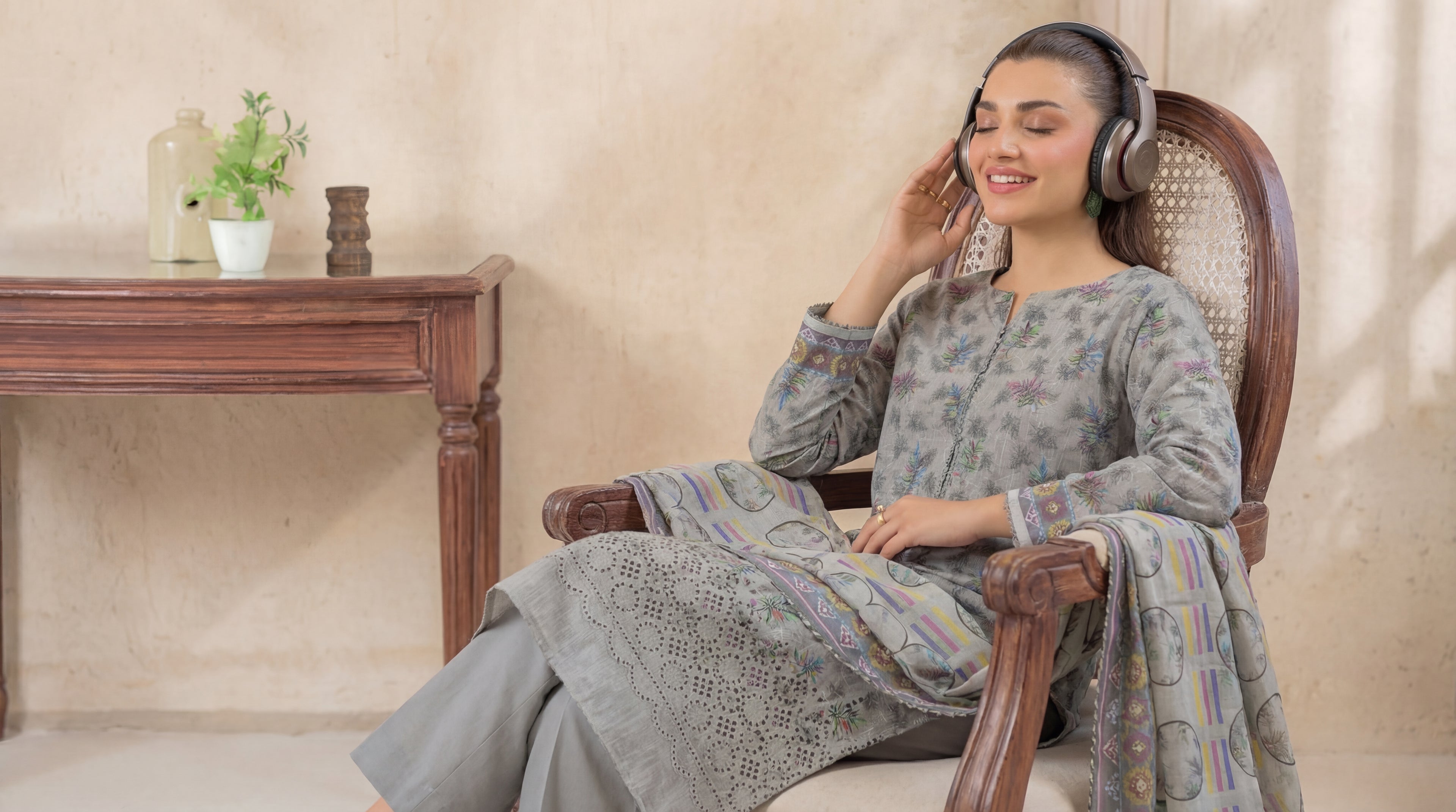 Unstitched Chikankari 3 Piece Lawn - Afreen Collection